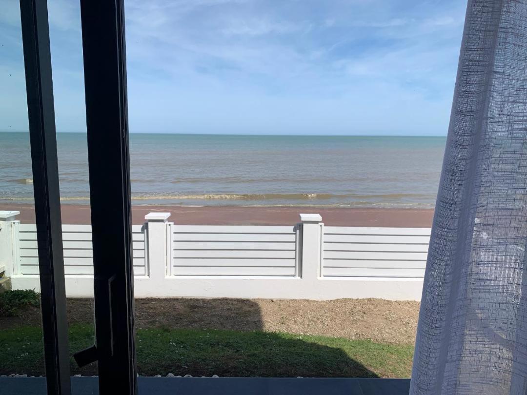 Villa De La Plage, Front De Mer, Juno Beach Bernières-sur-Mer Exteriér fotografie