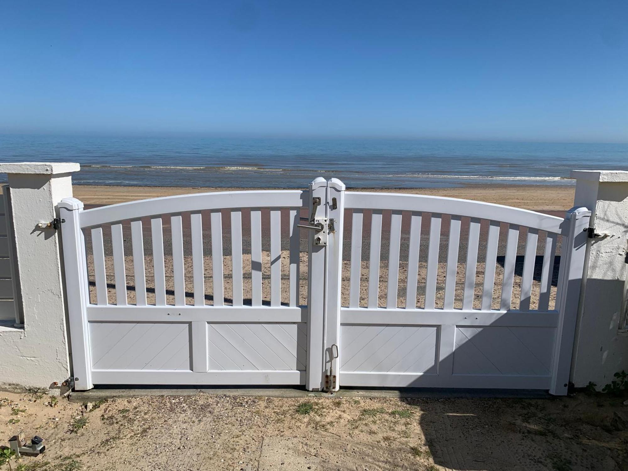Villa De La Plage, Front De Mer, Juno Beach Bernières-sur-Mer Exteriér fotografie